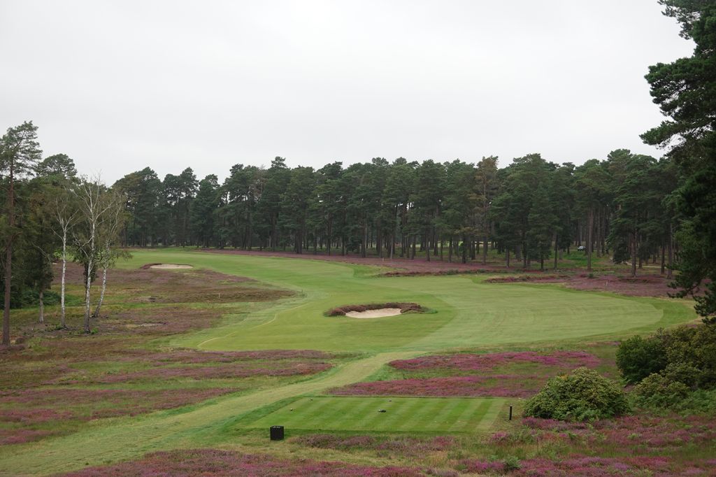 9th Hole at Swinley Forest Golf Club (464 Yard Par 4)